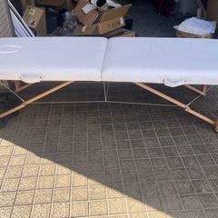 サロン向け折りたたみベッドの画像