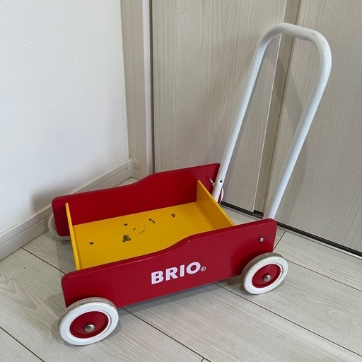 BRIO 手押し車　赤