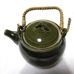 ☆新品☆カーキ系らせん模様　籐持ち手　急須