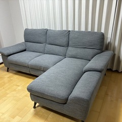 布張りカウチソファの画像