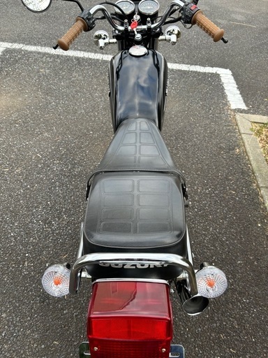 スズキ　GN125H カスタム　パールホワイト　旧車スタイル　吸い込み スズキ GN125H カスタム パールホワイト 旧車スタイル 吸い込み スズキ