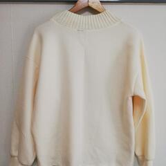 オーバーサイズ　トップスの画像