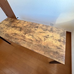 パソコンデスクの画像