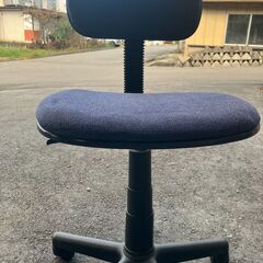 アップダウンができる椅子です、の画像