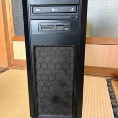 自作パソコン・モニターとセット