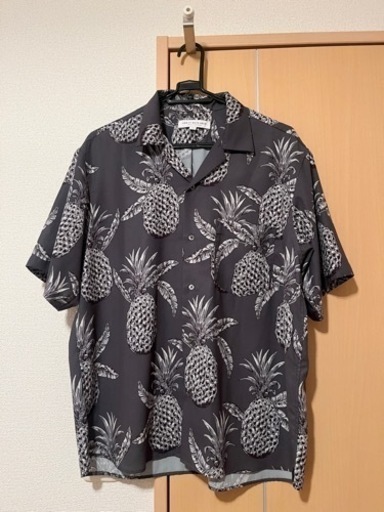 アーバンリサーチ　アロハシャツ メンズ 半袖シャツ 夏 大きいサイズ 柄シャツ パイナップル柄 黒 白 キューバシャツ 半袖シャツ メンズシャツ カジュアルシャツ　福岡県　博多　吉塚　箱崎　天神
