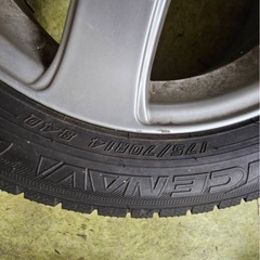 グッドイヤー　スタッドレス　ホイール付き175/70/14の画像