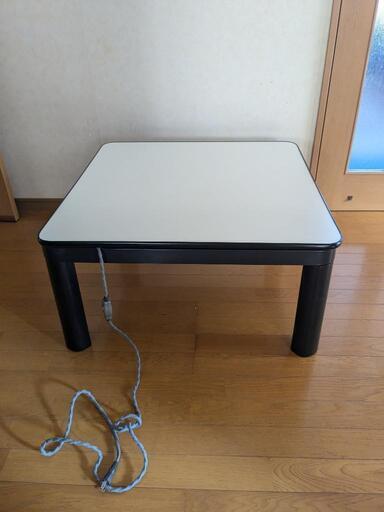 （決まりました）こたつ美品（赤いこたつ布団付き）