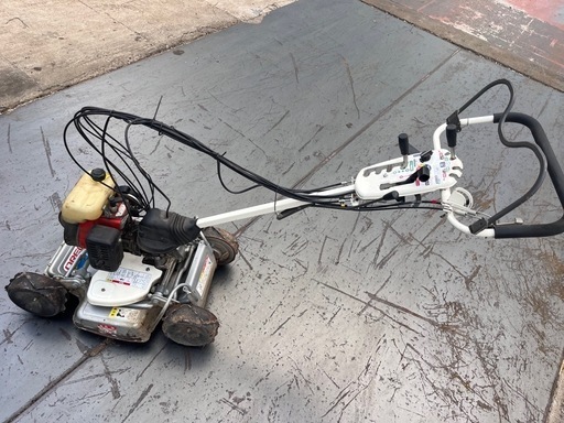 実働品　
自走式草刈機