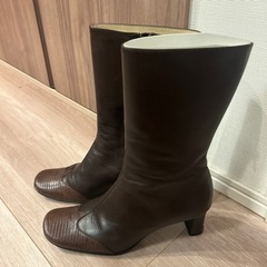 ショートブーツ 23.5cm 　ダークブラウンの画像