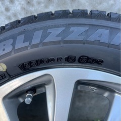 ブリヂストン VRX3 スタッドレスタイヤ 185/60R15の画像