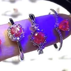 アレキサンドライト　ピアスの画像