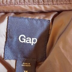 クリーニング済み 美品 GAPダウンベスト XSサイズの画像