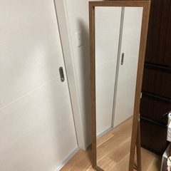 自立するミラー