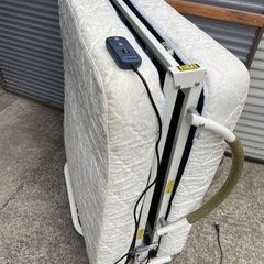 ●ヤマゼン  電動折りたたみベッド●の画像