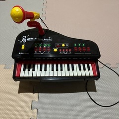 ピアノ　おもちゃ
