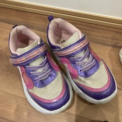 女の子　スニーカー　17cm 18cm
の画像