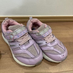 女の子　スニーカー　17cm 18cm
の画像