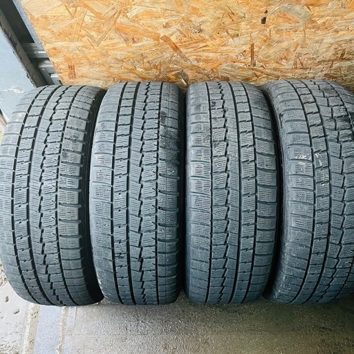 バリ山　DUNLOP ダンロップ　WM01 225/55R17 スタッドレス　タイヤ　2018年製　17インチ