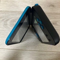 Newニンテンドー2DS LL ブラック×ターコイズの画像
