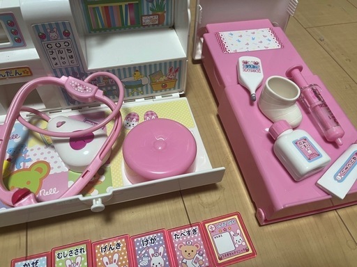 メルちゃん　うさぎさんきゅうきゅうしゃ
