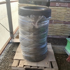 ブリヂストン R225 215/70R17.5 中型トラックタイヤ