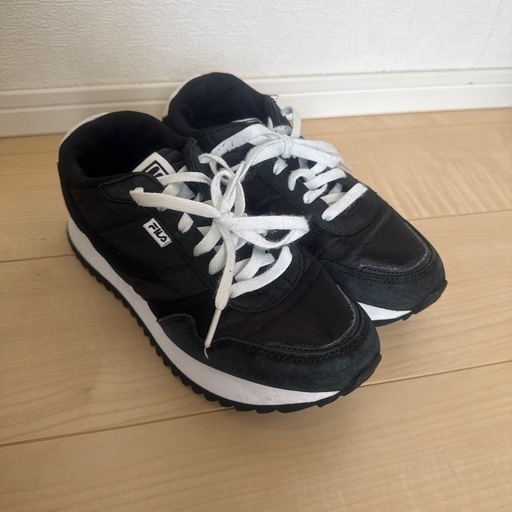 フィラ厚底スニーカー