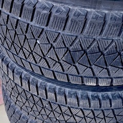 シーズン突入！トヨタ ハリアー SUV 車など 225/65R17 ブリヂストン エコフォルム17in7J+45/ブリザック DM-V2 スタッドレス&ホイール4本セット　現状渡しの画像