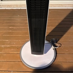 2022年製 人感センサー付きスリムタワーファンヒーターの画像