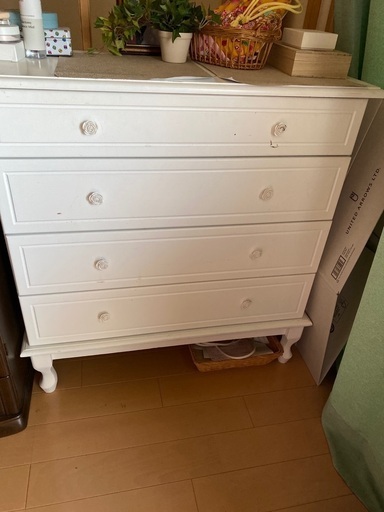 猫脚　白いチェスト　お姫様家具