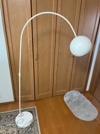 ROXMO ロックスモーフロアランプIKEA (ゆう まとめ買値引) 取手の照明