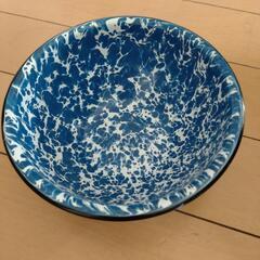 ホーローのボールの画像