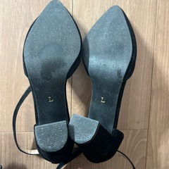 INGNIのパンプスの画像