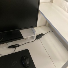 美品 パソコンデスク 収納ラック付き ホワイト 美品 幅112cm 奥行56cmの画像