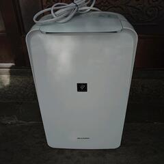 シャープ　衣類乾燥、除湿器、プラズマクラスター　CVｰJ71ｰW...