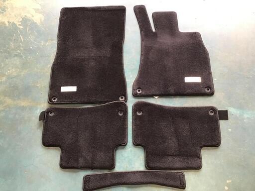 ﾒﾙｾﾃﾞｽﾍﾞﾝﾂ　純正ﾌﾛｱﾏｯﾄ　1台分(5枚セット)