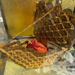 五円玉　宝船　ガラスケース付き　インテリア　オブジェ　アンティーク　縁起物　　玄関　オブジェ　置物　船の画像