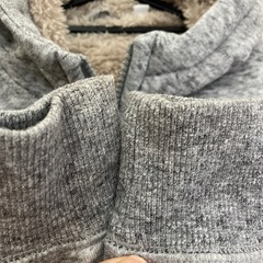 UNIQLO 裏モコモコパーカー120の画像