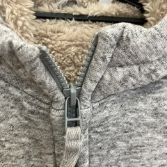 UNIQLO 裏モコモコパーカー120の画像