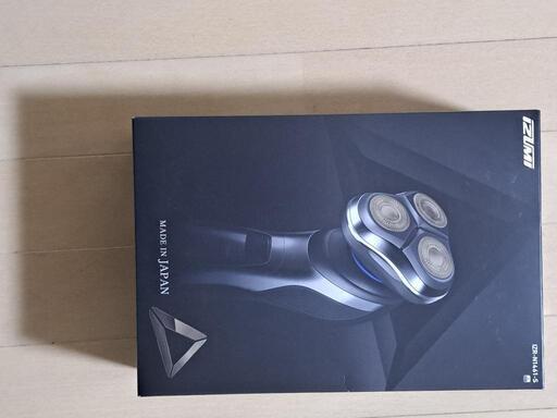 新品未使用 シェーバー\nIZUMI 回転式シェーバー シルバー  メーカー一年保証付き