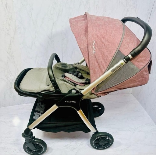nuna triv ヌナ　トリヴ　高級ベビーカー　両対面式
