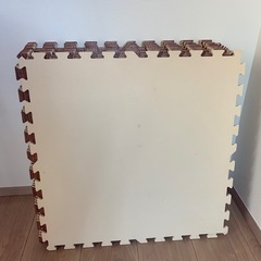 お引渡し決定【0円】ジョイントマット　16枚　タンスのゲンの画像