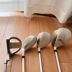 ゴルフクラブ(レディース)⛳️　ウッド3本+パター(中古)の画像