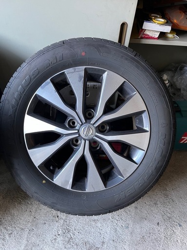 セレナ純正アルミホイール