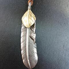 ゴローズ上金特大フェザー左向きの画像