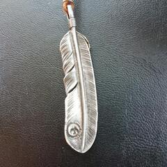 ゴローズ上金特大フェザー左向きの画像