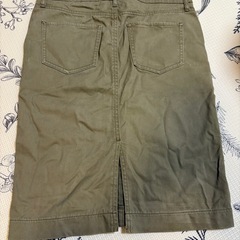 UNIQLO スカート グリーン ひざ丈の画像