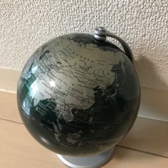 地球儀(お渡しする時、プチプチと紙袋を使ってお渡しします)