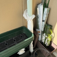【譲渡先が決まりました】ベランダ　ガーデニング　支柱、植木鉢、育...