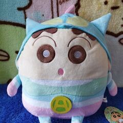 ②クレヨンしんちゃん　ペールトーン抱きぐるみ(しんのすけ×アクシ...